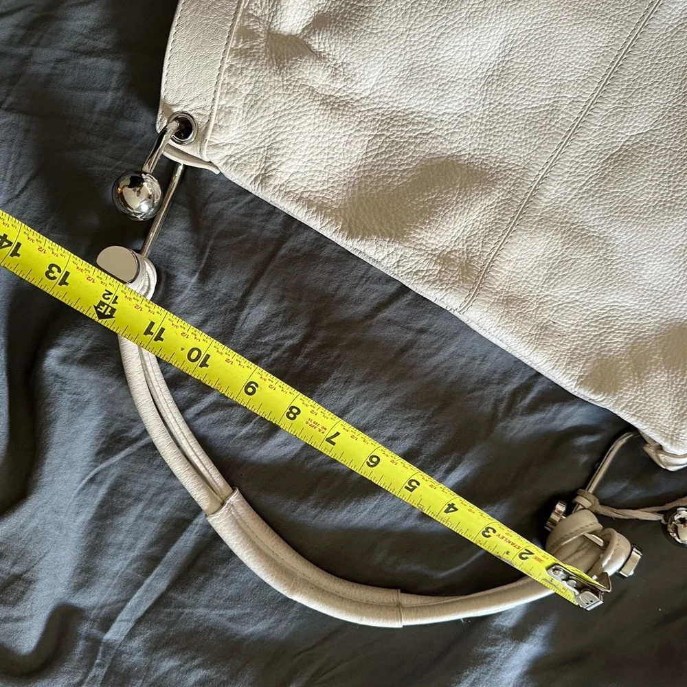 White pebbled leather Charles Jourdan purse - Picture 6 of 13